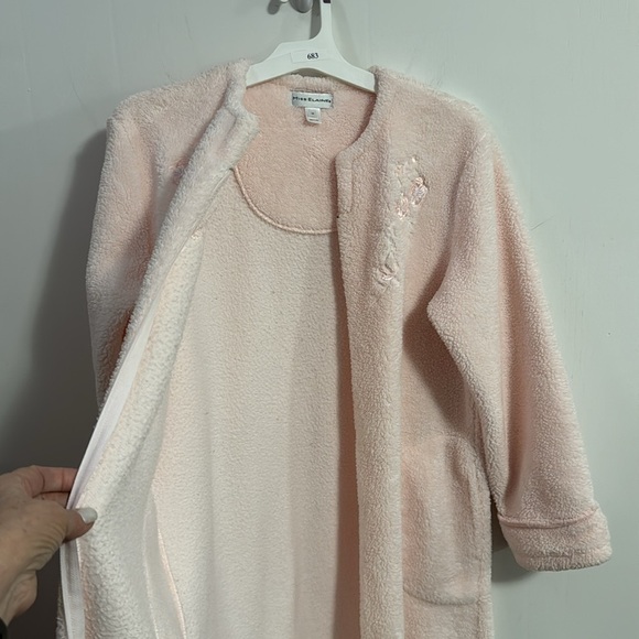Miss Elaine Pink robe, great condition Sz medium super plush - Picture 6 of 6